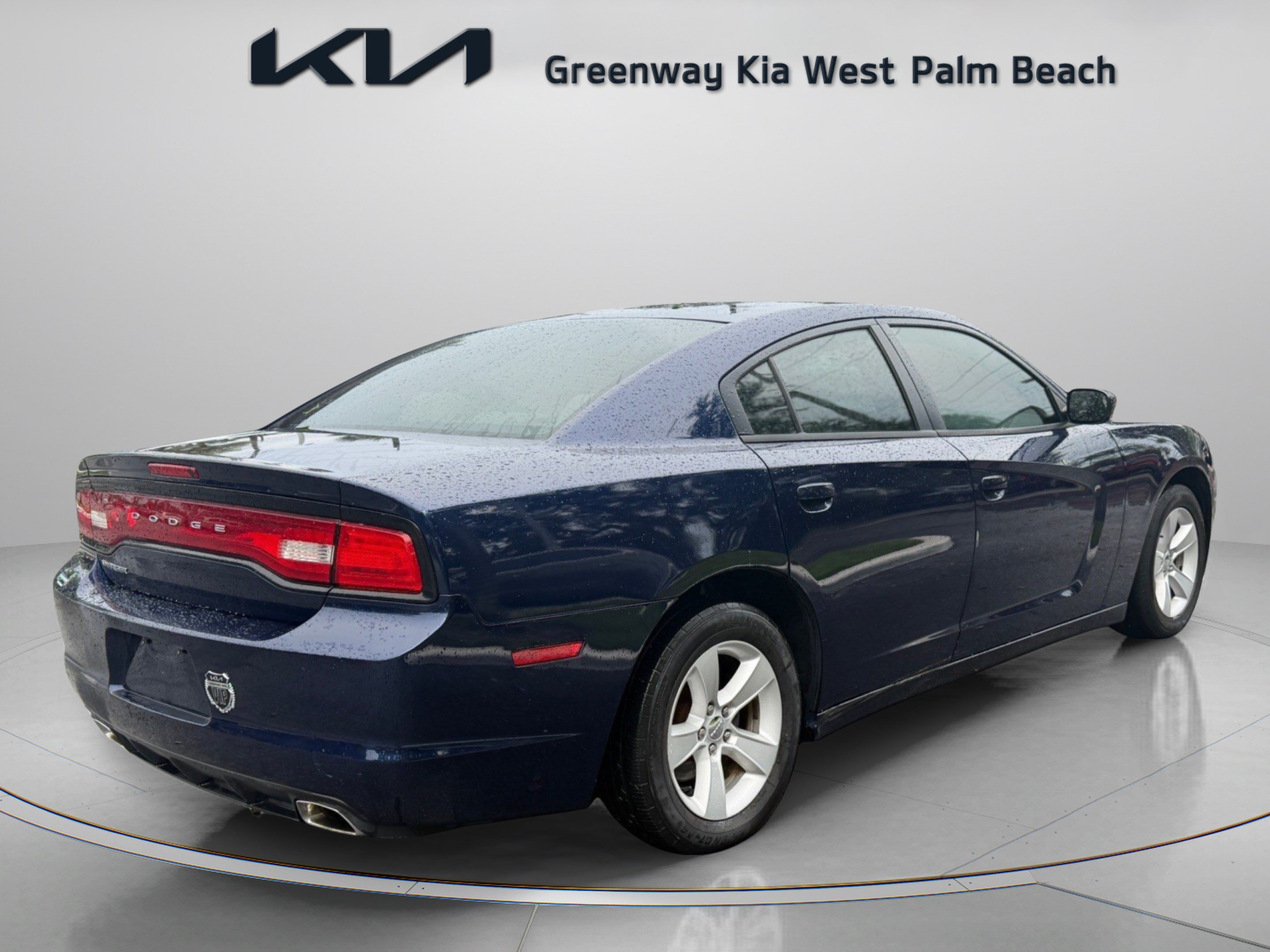 Used 2013 Dodge Charger SE RWD image 7