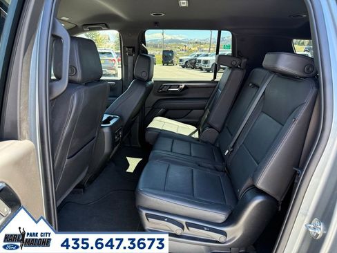 Used 2025 Chevrolet Suburban Z71 AWD/4WD image 27