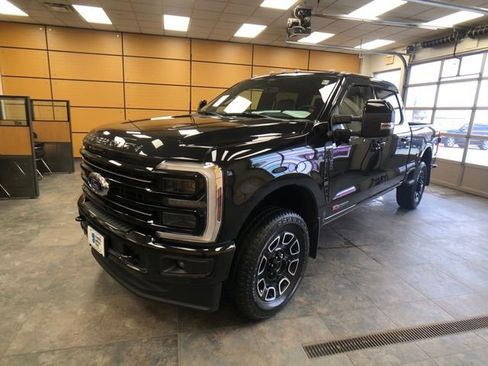 Used 2025 Ford F350 Platinum image 3