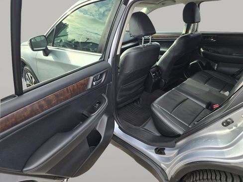 Used 2015 Subaru Outback 3.6R Limited image 21