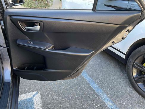 Used 2017 Toyota Camry SE w/ Moonroof Package image 69