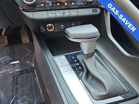 Used 2024 Hyundai Elantra SEL FWD image 21