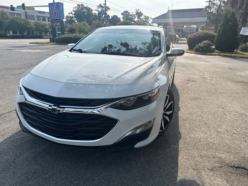 Used 2024 Chevrolet Malibu RS FWD image 2