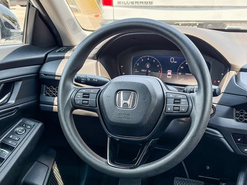 Used 2025 Honda Accord SE image 17