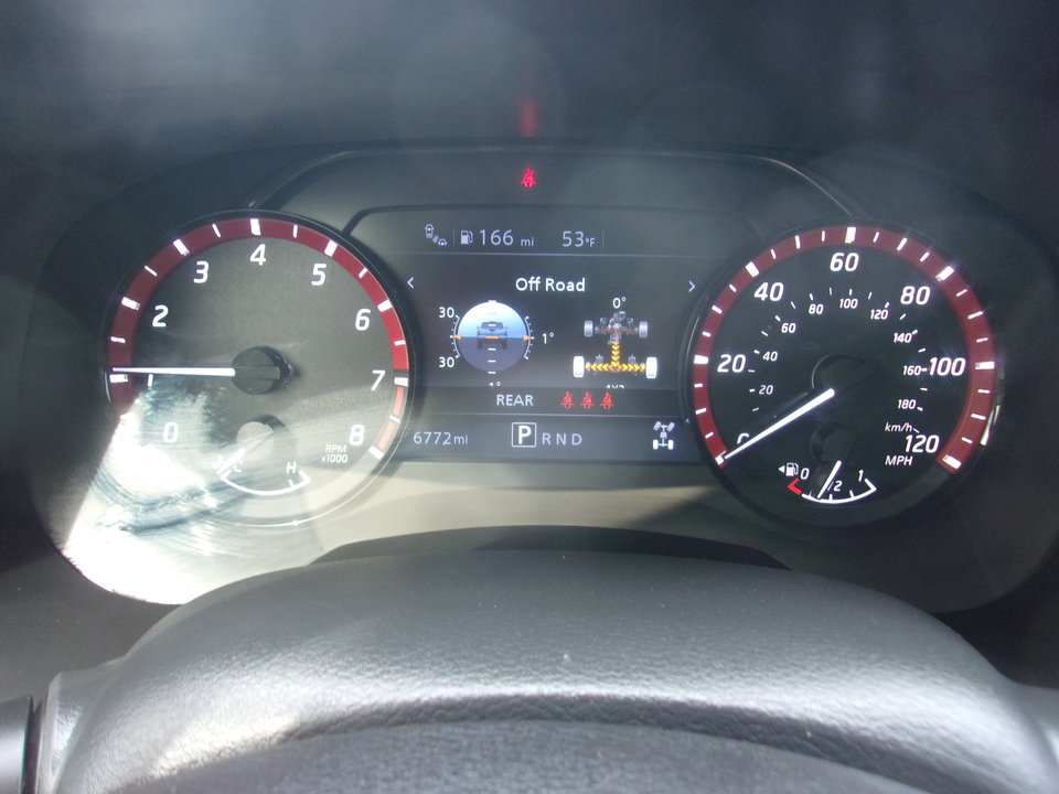 Used 2025 Nissan Frontier PRO-4X AWD/4WD image 14