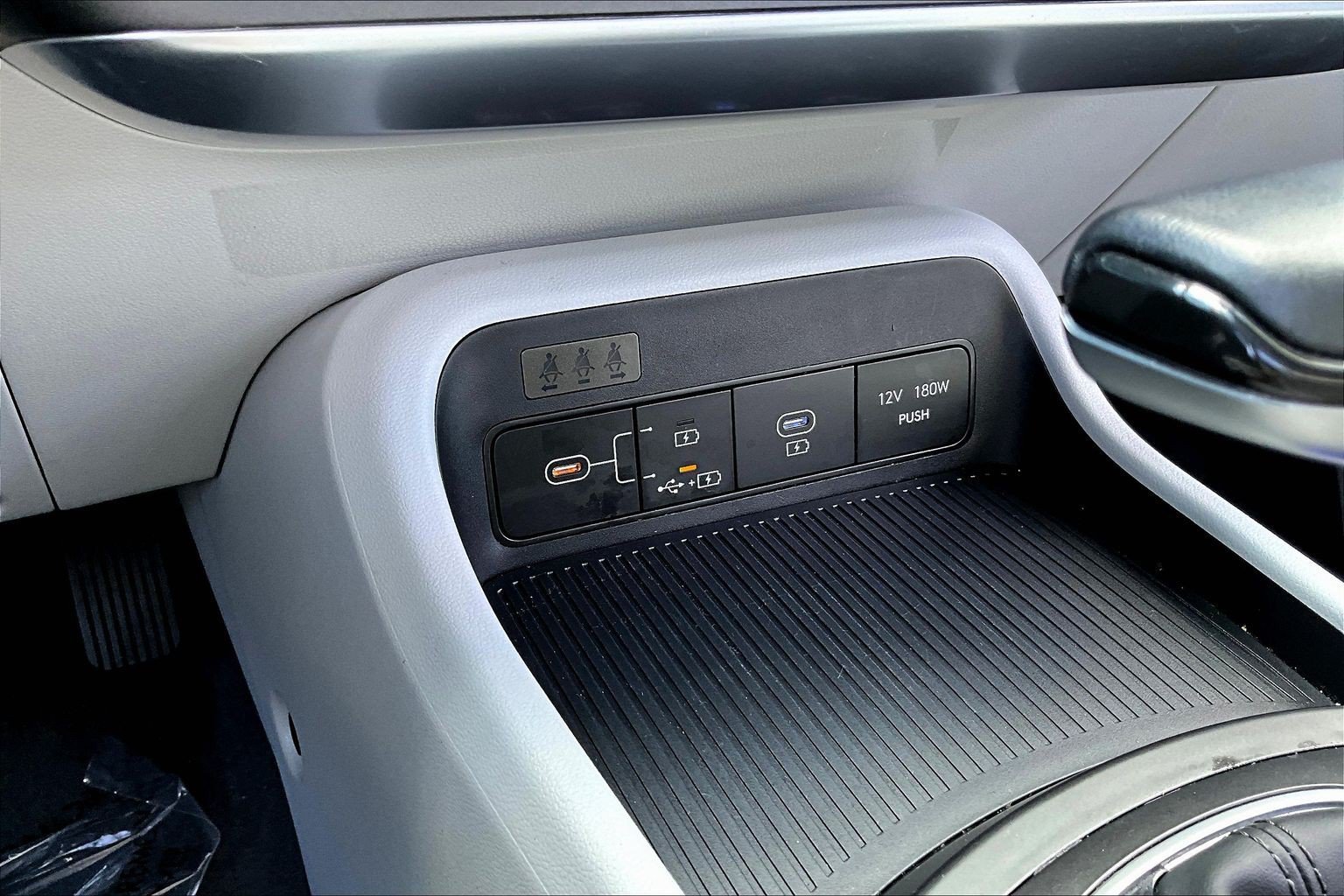 Used 2025 Hyundai Kona SEL AWD/4WD image 13