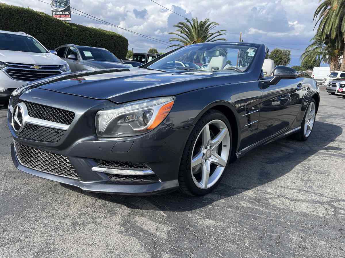 Used 2013 Mercedes-Benz SL 550 image 2