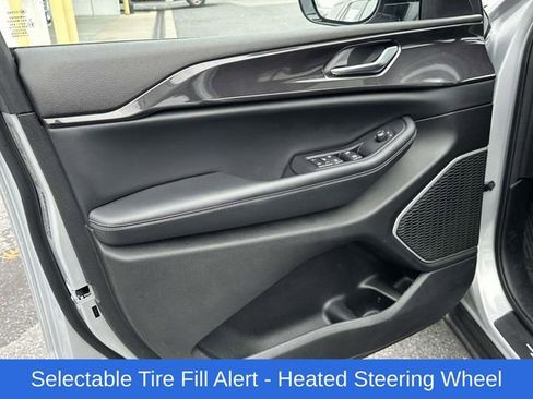 Used 2022 Jeep Grand Cherokee Altitude image 14