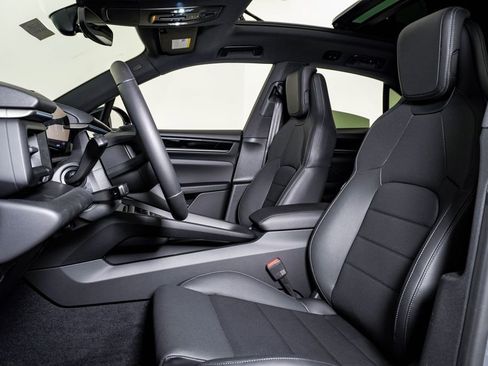 New 2026 Porsche Macan 4 Electric image 5