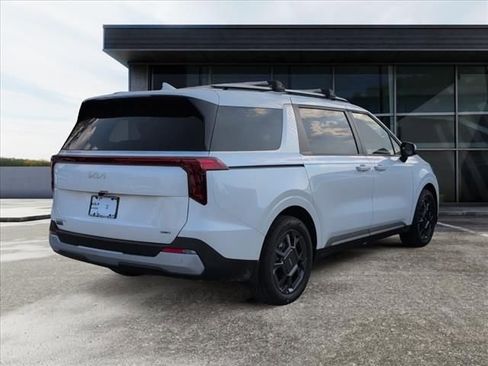 New 2026 Kia Carnival EX FWD image 5