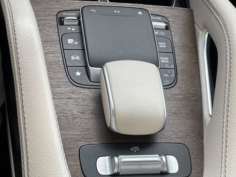 Used 2022 Mercedes-Benz GLS 450 4MATIC image 37