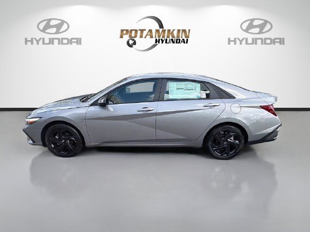 Certified 2026 Hyundai Elantra Sport FWD image 8