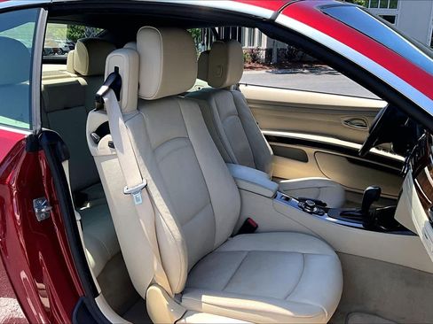 Used 2011 BMW 328i Convertible image 7