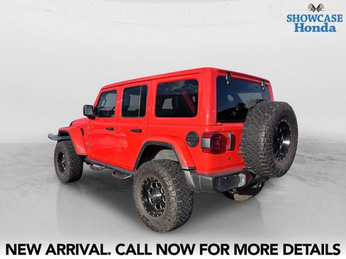 Used 2018 Jeep Wrangler Unlimited Sahara AWD/4WD image 4