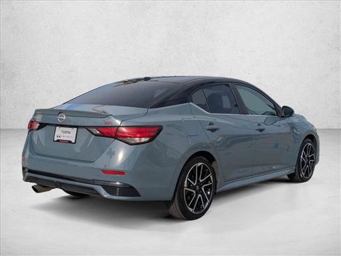 Used 2025 Nissan Sentra SR image 5