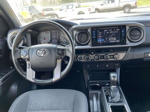 Used 2016 Toyota Tacoma TRD Sport w/ Towing Package image 16