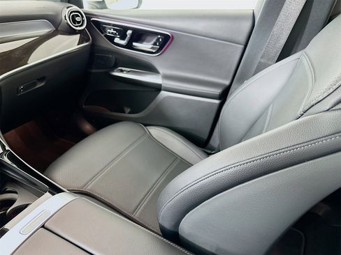 Certified 2025 Mercedes-Benz GLC 300 image 24