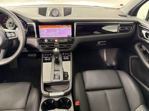 Certified 2026 Porsche Macan AWD/4WD image 28