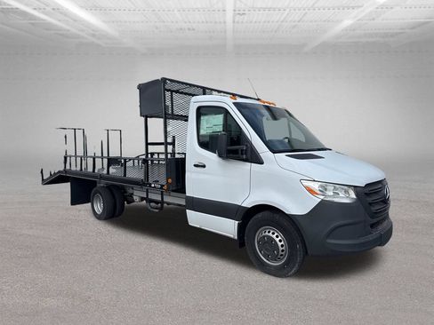 Used 2023 Mercedes-Benz Sprinter 4500 image 5
