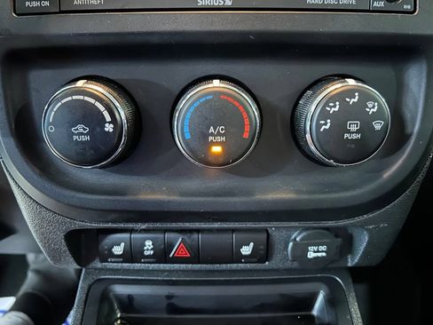 Used 2016 Jeep Patriot High Altitude AWD/4WD image 30