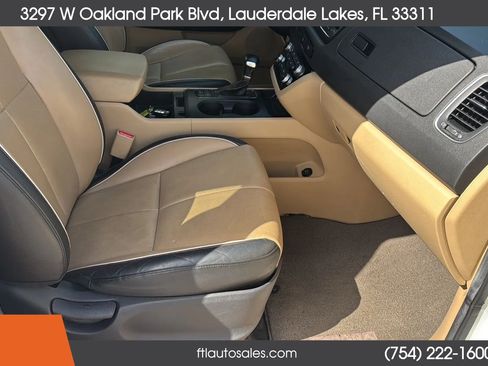 Used 2017 Kia Sedona LX w/ LX Essentials Premium Package FWD image 38