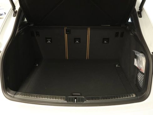 Used 2025 Porsche Macan image 13