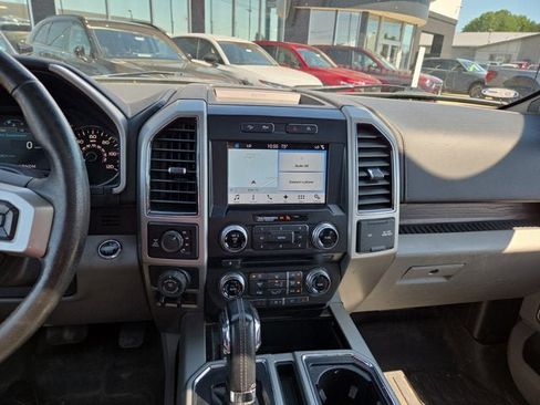Used 2017 Ford F150 Lariat w/ Equipment Group 502A Luxury AWD/4WD image 17