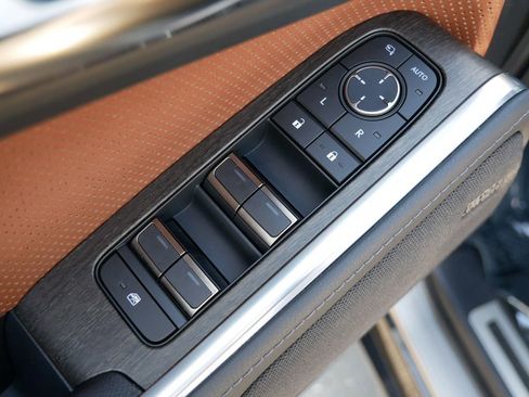 Used 2024 Lexus GX 550 w/ Cold Area Package AWD/4WD image 15