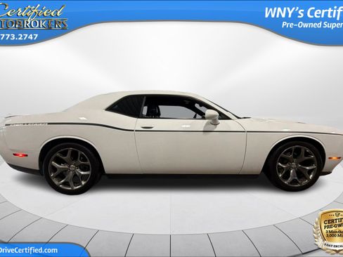 Used 2016 Dodge Challenger SXT Plus RWD image 4