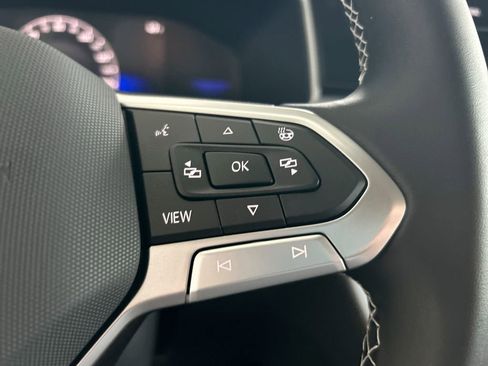 New 2026 Volkswagen Taos SE image 18