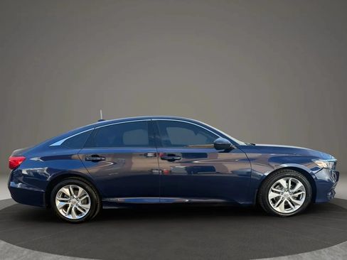 Used 2018 Honda Accord LX image 4