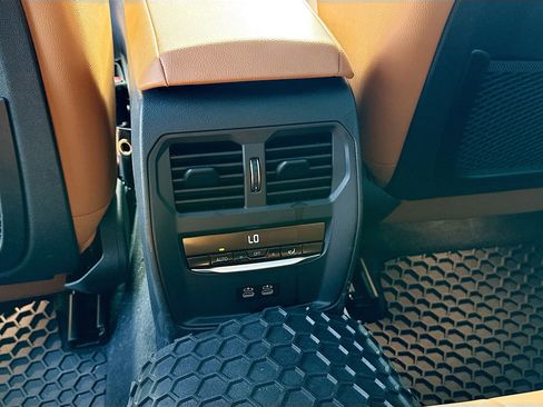 Used 2022 BMW 430i Coupe w/ M Sport Package image 19