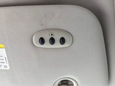 Used 2014 Chrysler Town & Country Limited FWD image 22