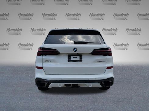 Used 2024 BMW X5 xDrive40i w/ M Sport Package AWD/4WD image 8