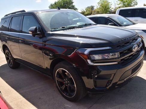 Certified 2023 Ford Expedition Limited image 5