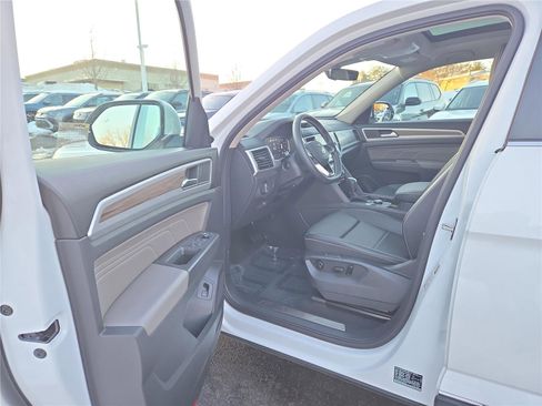 Certified 2023 Volkswagen Atlas SEL image 12