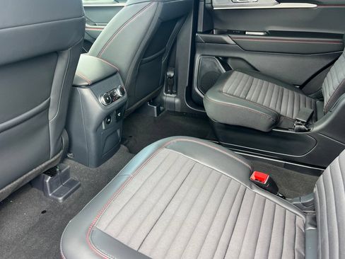 New 2026 Ford Explorer ST-Line w/ ST-Line Street Pack AWD/4WD image 11