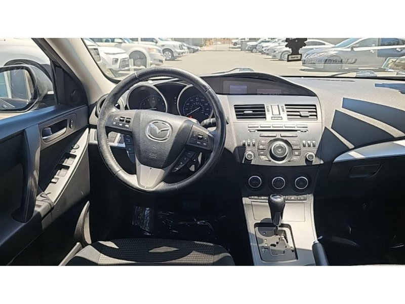 Used 2013 MAZDA MAZDA3 i Touring FWD image 13