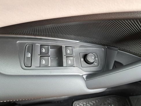 New 2026 Volkswagen Tiguan SE FWD image 14