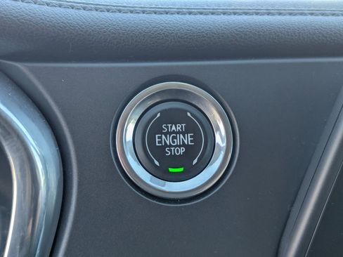 Used 2020 Chevrolet Blazer LT AWD/4WD image 18