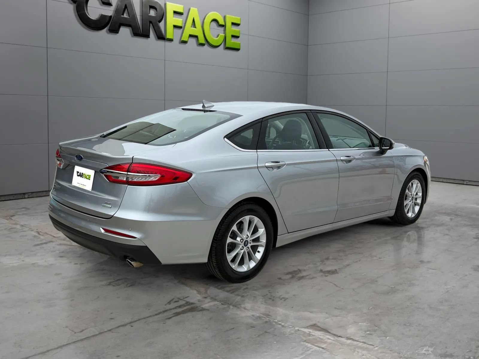 Used 2020 Ford Fusion SE FWD image 13