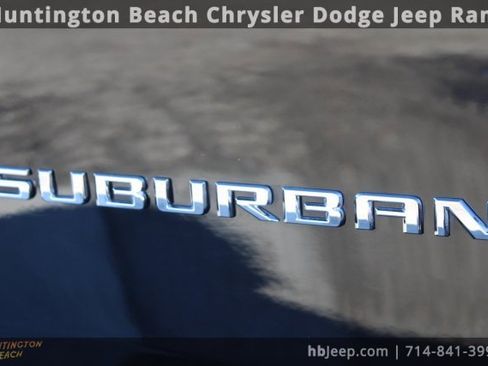 Used 2023 Chevrolet Suburban LT image 8