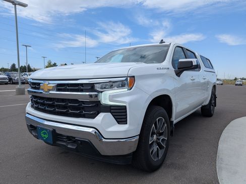 Certified 2022 Chevrolet Silverado 1500 LT w/ Convenience Package II AWD/4WD image 7