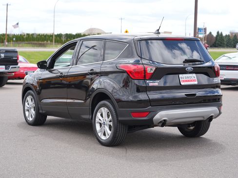 Used 2019 Ford Escape SE FWD image 5