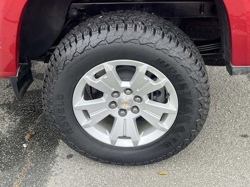 Used 2021 Chevrolet Colorado LT image 19
