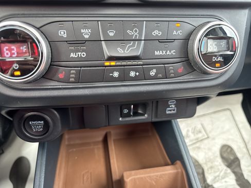Used 2022 Ford Maverick Lariat w/ Lariat Luxury Package FWD image 27
