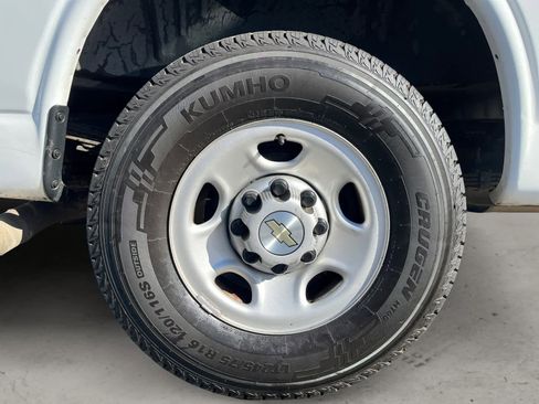 Used 2021 Chevrolet Express 3500 LS image 8