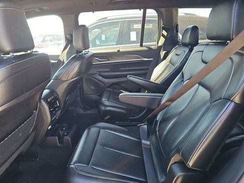 Used 2024 Jeep Grand Cherokee L Limited w/ Luxury Tech Group II AWD/4WD image 16