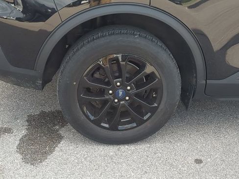 Used 2021 Ford Escape SE w/ Cold Weather Package AWD/4WD image 29