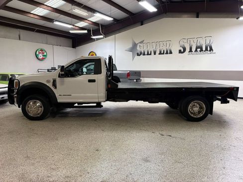 Used 2019 Ford F550 2WD Regular Cab Super Duty image 3